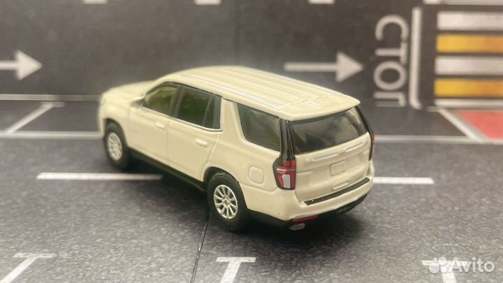 1:64 Chevrolet Tahoe GL