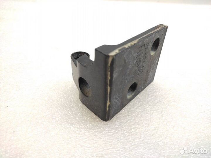 Петля двери передняя левая Bmw X5 E53 2005