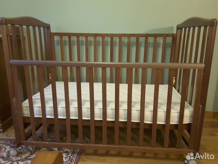 Детская кроватка