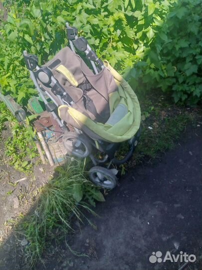 Прогулочная коляска