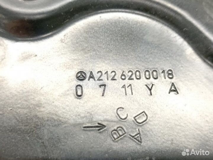 Крепление аккумулятора Mercedes-Benz E-Class W212