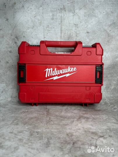 Перфоратор Milwaukee 18 V