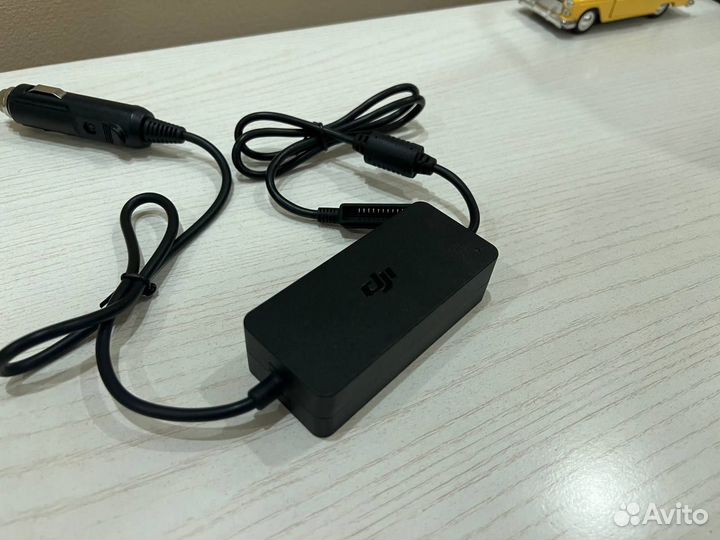 Автомобильное зарядное устройство dji air 2s