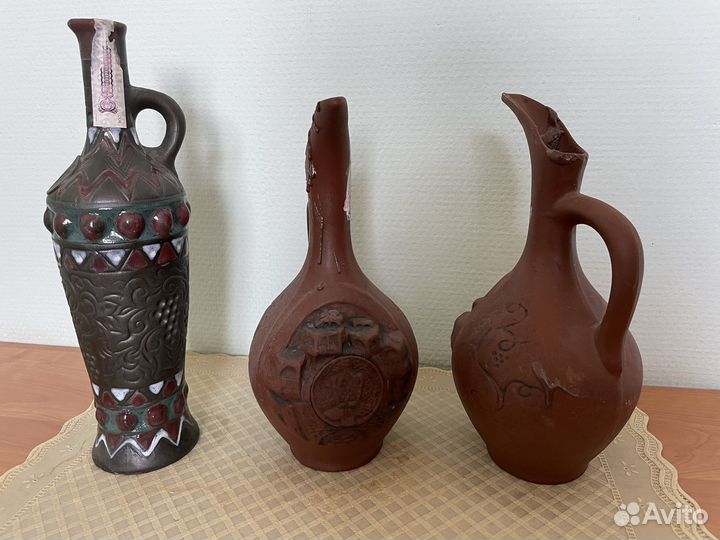 Глиняный кувшин для вина