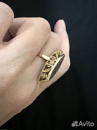 Перстень золотой