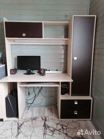 Компьютерный стол