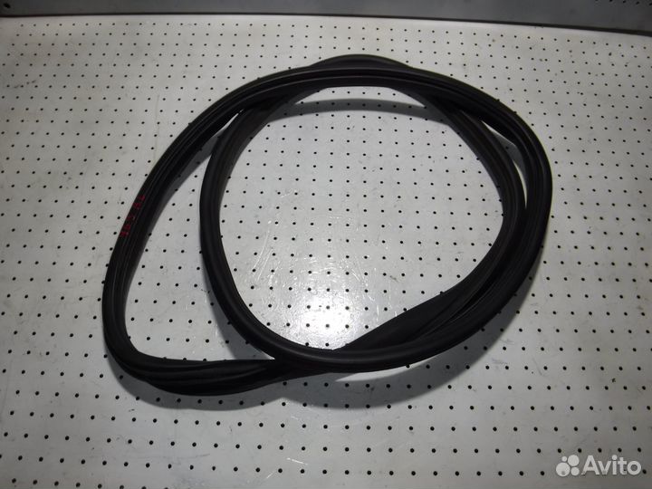 Уплотнитель проёма Cadillac CTS