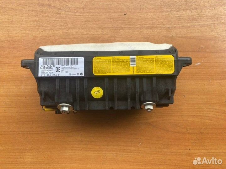 Подушка безопасности пассажира Vw Touran BSX 2008