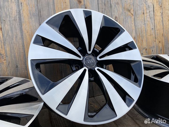 Оригинальные диски на Audi Q8 / Q7 4M R19