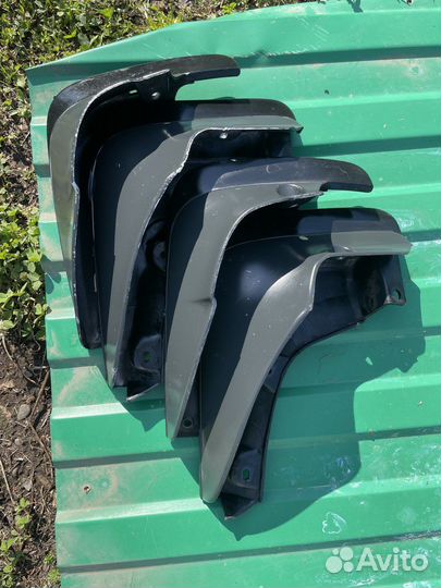 Брызговики на Тoyota Сaldina