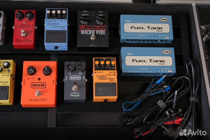 Гитарные педали и Pedaltrain Pro с кейсом