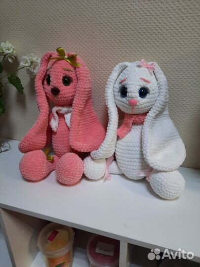 Вязанные игрушки зайка