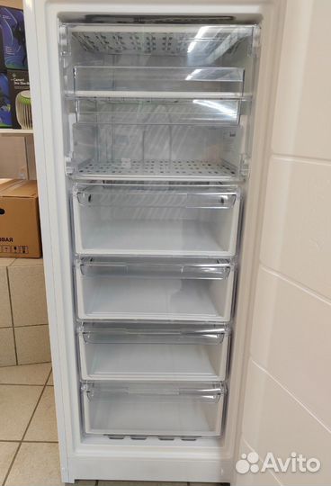 Морозильный шкаф Indesit DSZ 4150