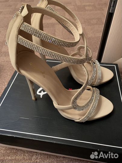 Босоножки женские