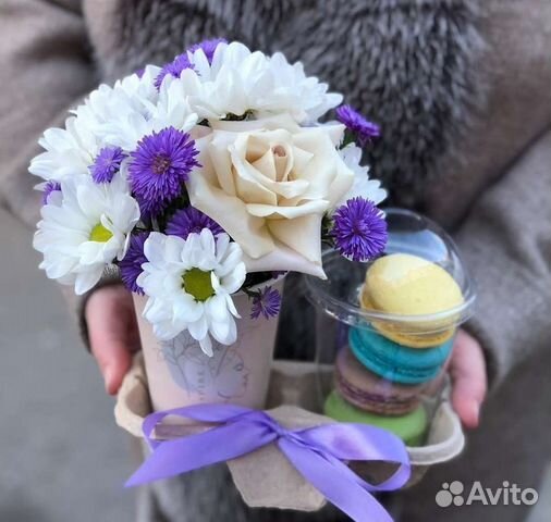 Лепестки роз живые