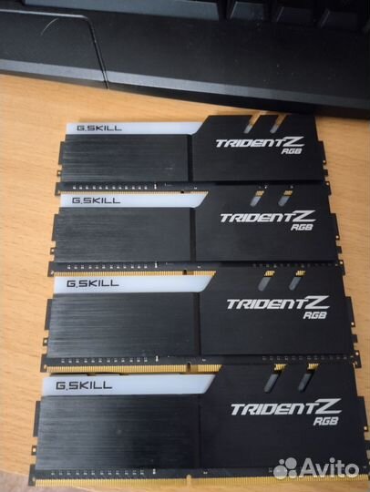 Оперативная память Gskill Trident Z RGB DDR4-4000