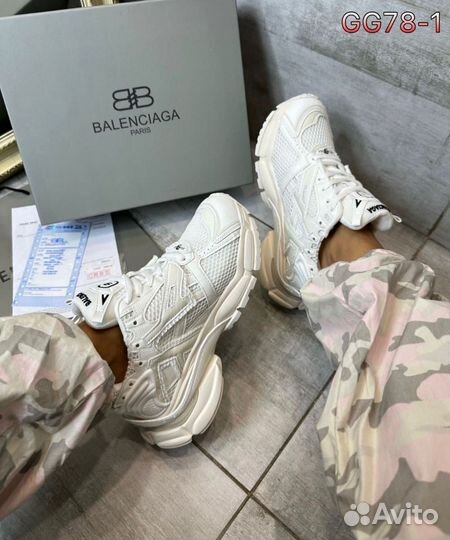 Женские кроссовки Balenciaga