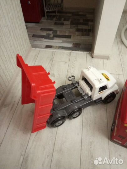 Грузовик большой,70 см в длину