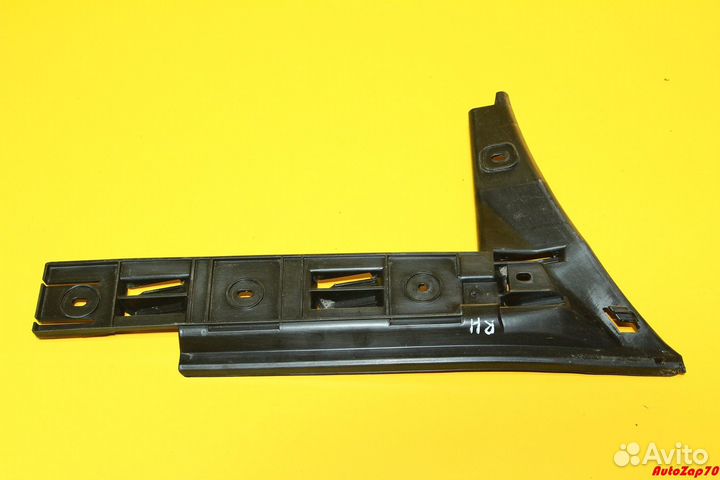 VW Phaeton Кронштейн заднего бампера правый