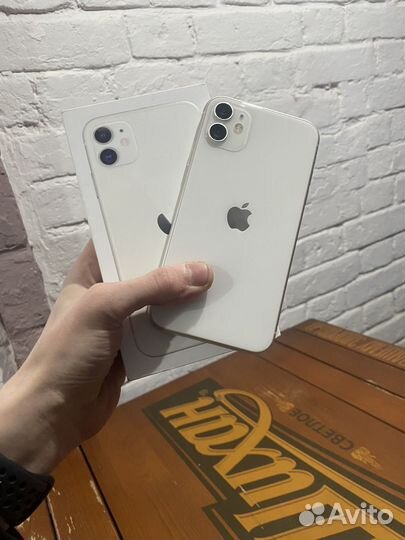 iPhone 11, 64 ГБ