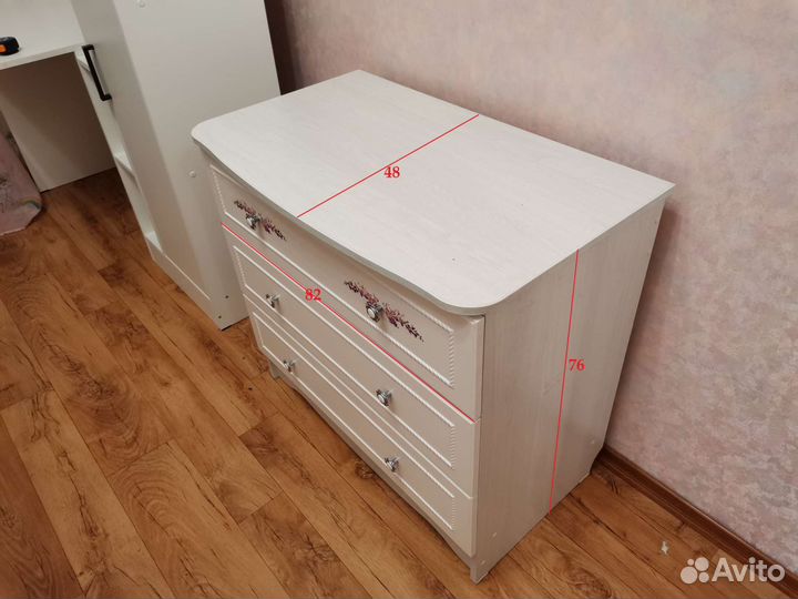 Кровать, комод в детскую