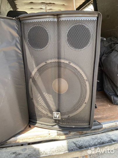 Сабвуверы Electro-Voice TX1181