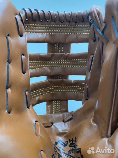 Новая перчатка для бейсбола Start up