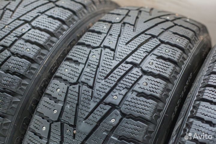Roadstone Winguard WinSpike SUV 225/60 R18 100T