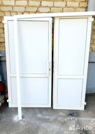 Дверь в туалет и ванну