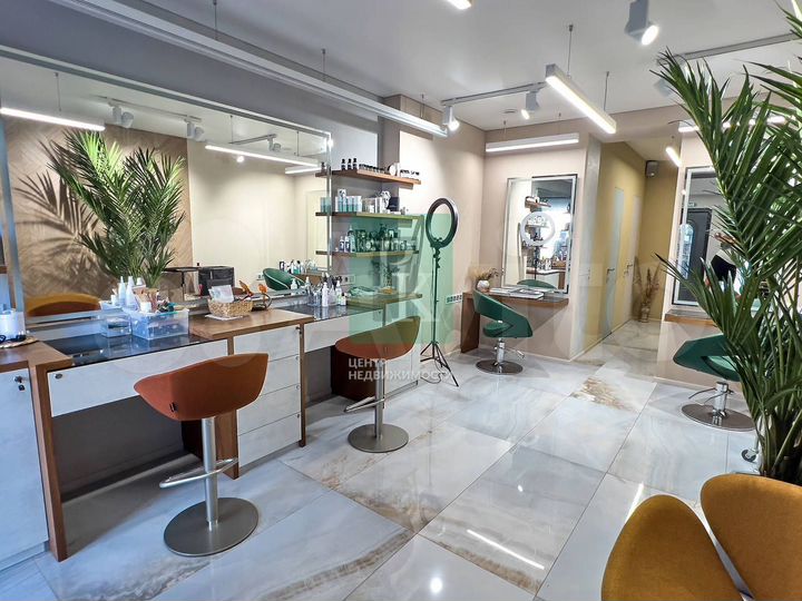 Салон красоты 40,6 м2 со всем оборудованием