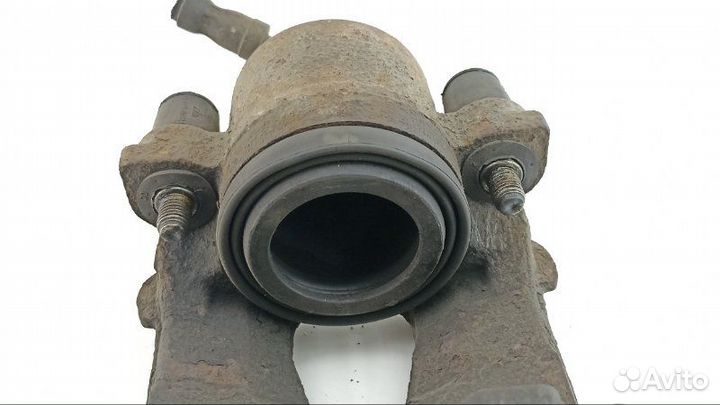 Суппорт передний левый Skoda Yeti 5L cbzb 2010