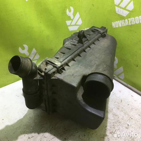 Корпус воздушного фильтра Вольво C40