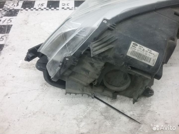 Фара правая Ford Kuga 2 галоген