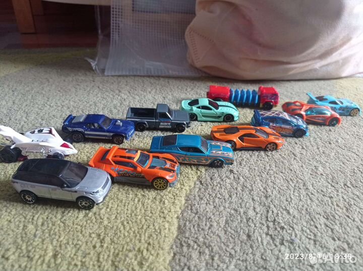Hot wheels машинки