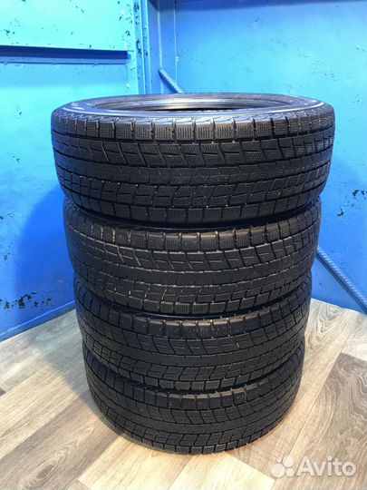 Dunlop Winter Maxx SJ8 215/60 R17