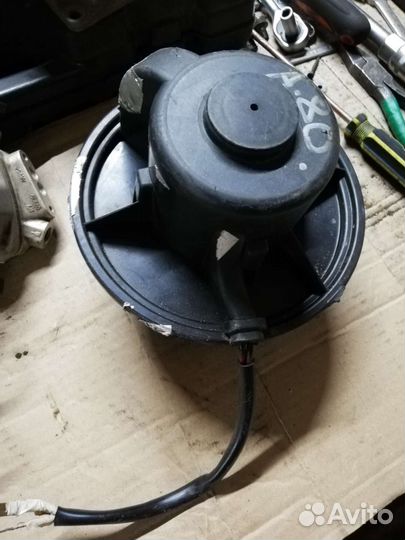 Моторчик печки Audi 80,100