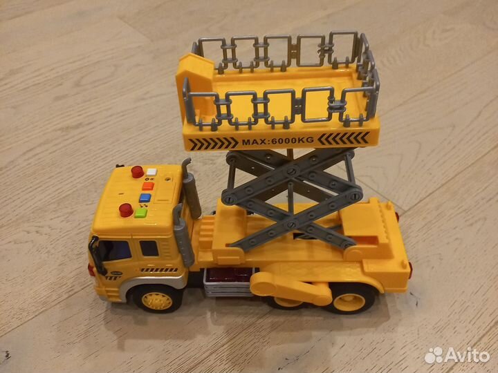 Игрушечная машина спецтехники