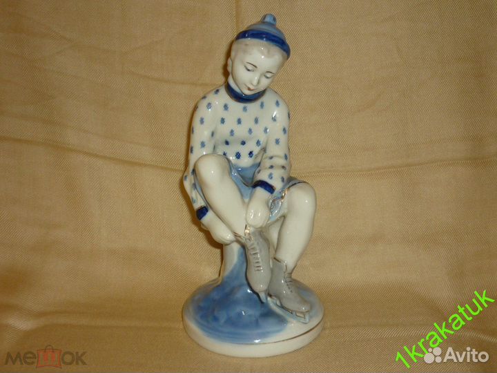 Девочка, юная фигуристка. Старая гжель