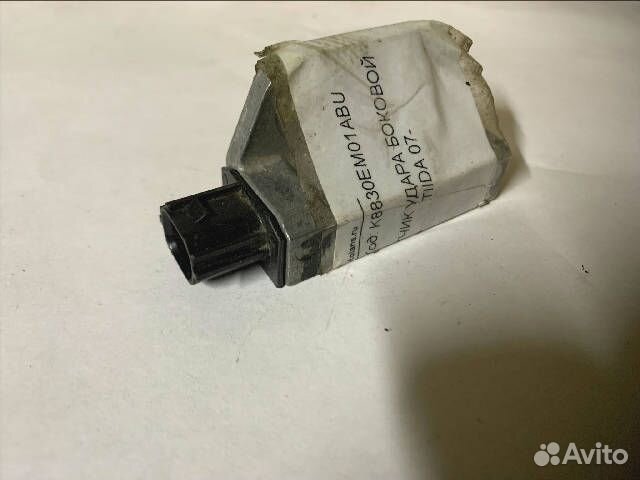 Датчик удара боковой Nissan Tiida