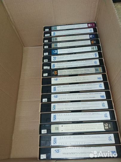 Видеокассеты с фильмами без наклейки