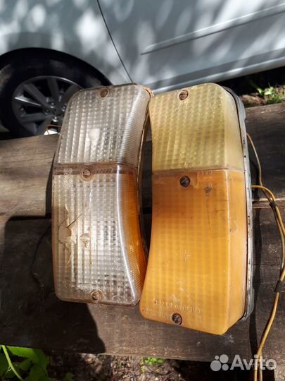 Указатели поворота, подфарники на Москвич