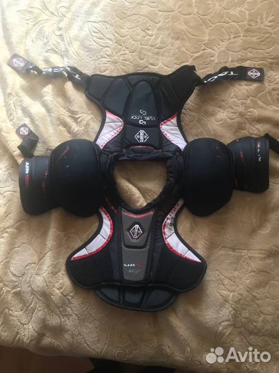 Хоккейные шорты, нагрудник, шлем. Sr