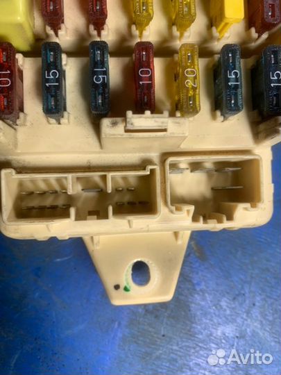 Блок предохранителей салонный Subaru Impreza GC