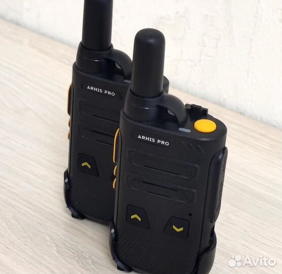 Рация-радиостанция в комплекте с наушниками