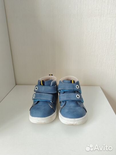 Кроссовки детские