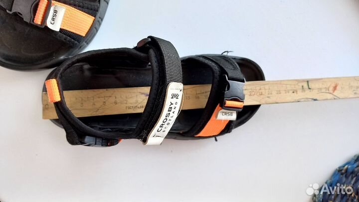 Сандали Crosby