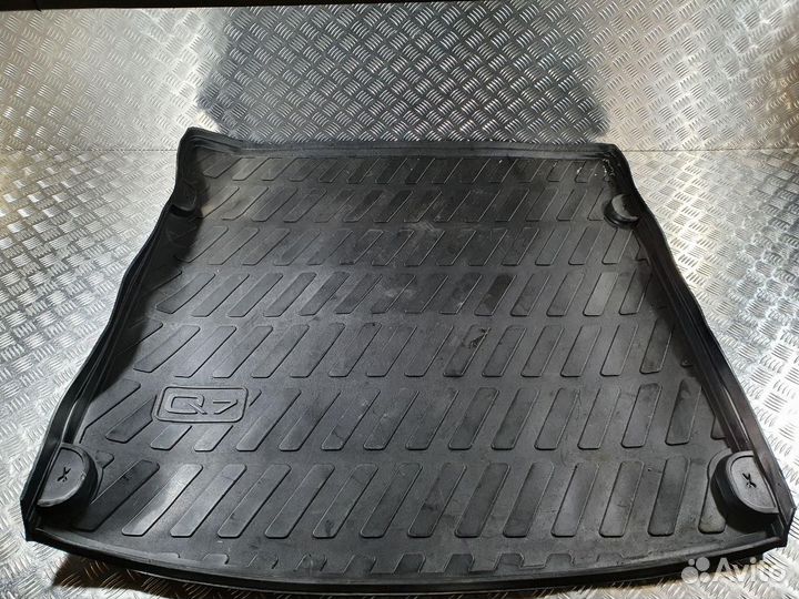 Пол багажника Audi Q7 4L 2008