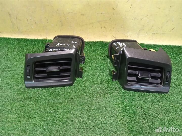 Дефлектор воздушный Toyota RAV4 2013