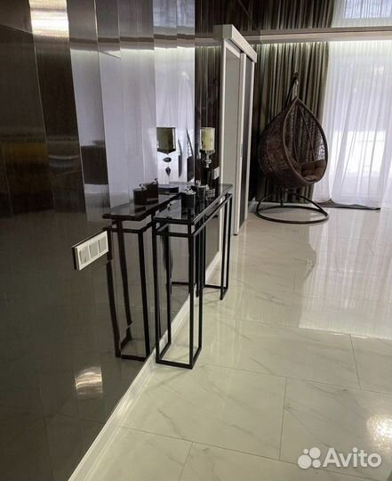 Консоль стеклянная в стиле лофт