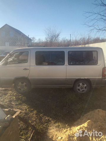 Саненг эстана стекла, салон